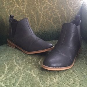 Rocket dog boots/booties.